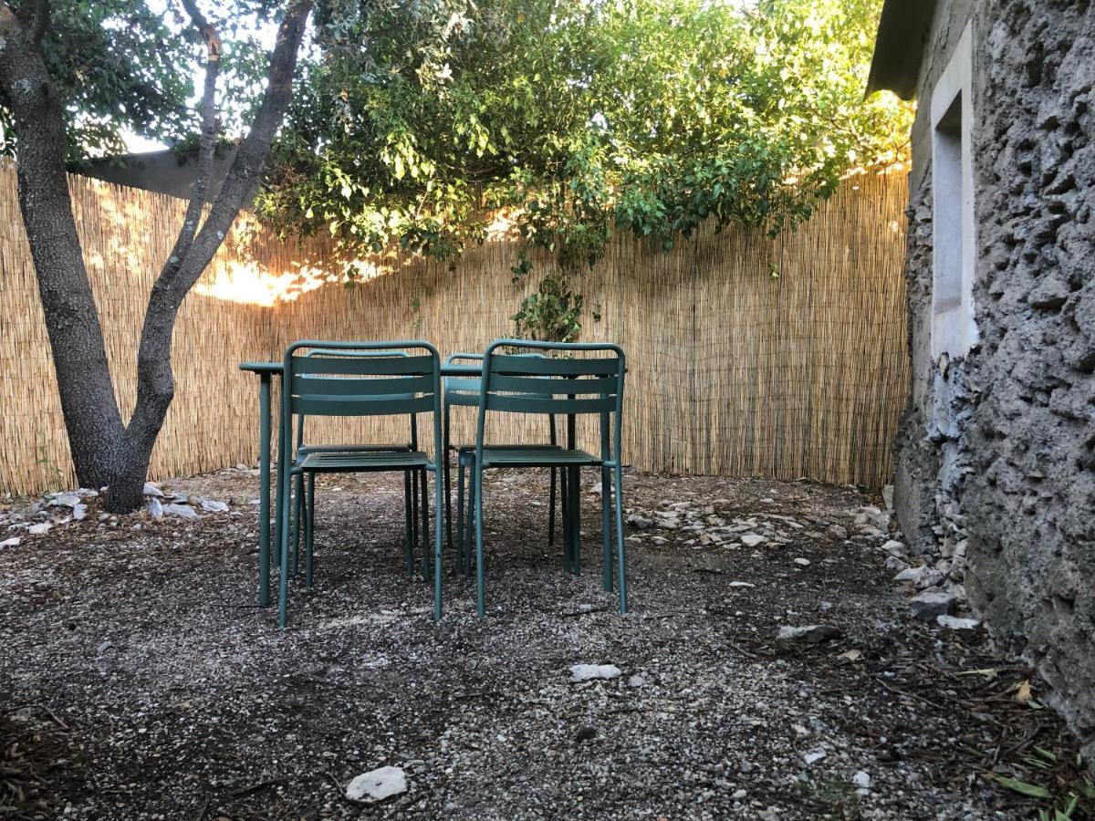 Maisonnette Independante Avec Jardin/Patio Nîmes Eksteriør billede